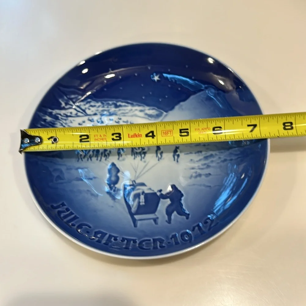 ROYAL COPENHAGEN Christmas Plate JULE AFTER 1972 B&G Christmas In Greenland Blue